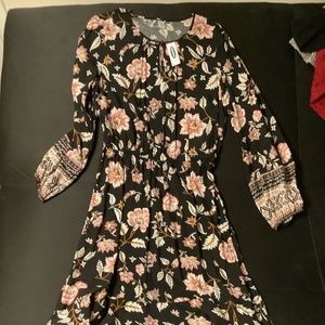 Size Medium Tall Old Navy NWT Long Sleeve Black Floral Dress